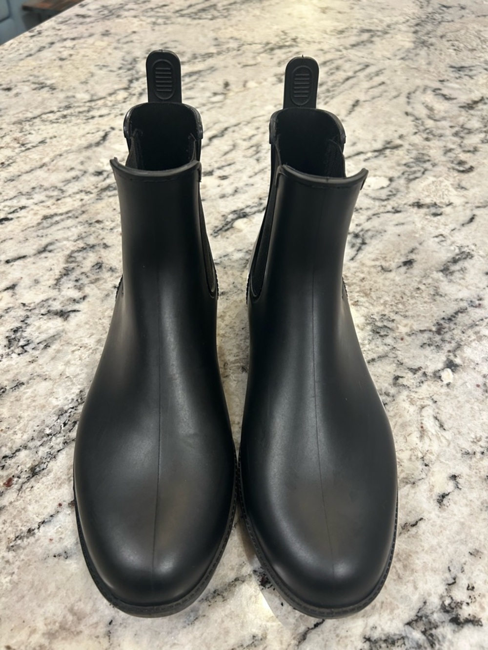 Dksuko Matte Black Chelsea Rain Boots